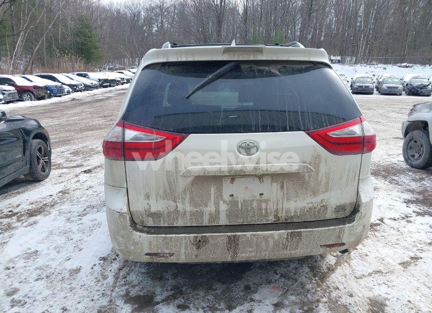 Photo 17 of 2018 Toyota Sienna XLE/XLE PREMIUM/LIMITED/LIMITED PREMIUM (VIN 5TDDZ3DC2JS191352)