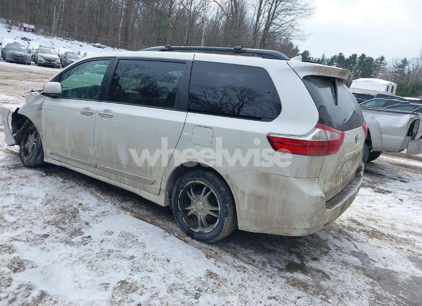 Photo 3 of 2018 Toyota Sienna XLE/XLE PREMIUM/LIMITED/LIMITED PREMIUM (VIN 5TDDZ3DC2JS191352)