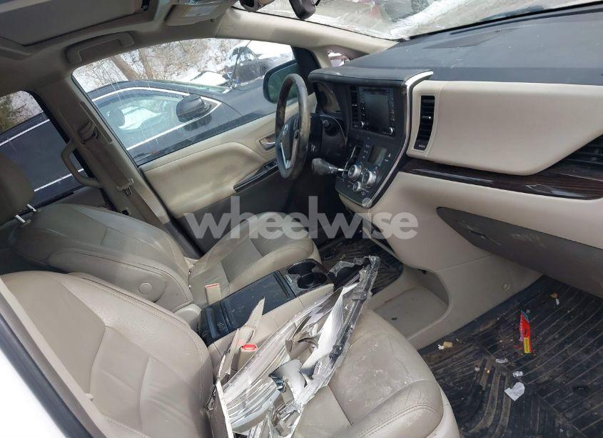 Photo 5 of 2018 Toyota Sienna XLE/XLE PREMIUM/LIMITED/LIMITED PREMIUM (VIN 5TDDZ3DC2JS191352)