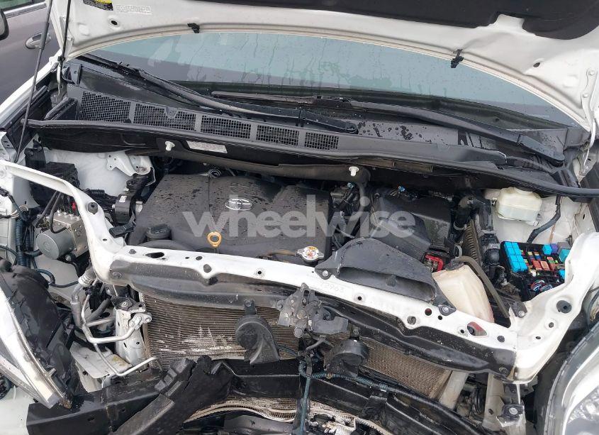 Photo 10 of 2019 Toyota Sienna LIMITED 7 PASSENGER (VIN 5TDDZ3DC2KS226750)