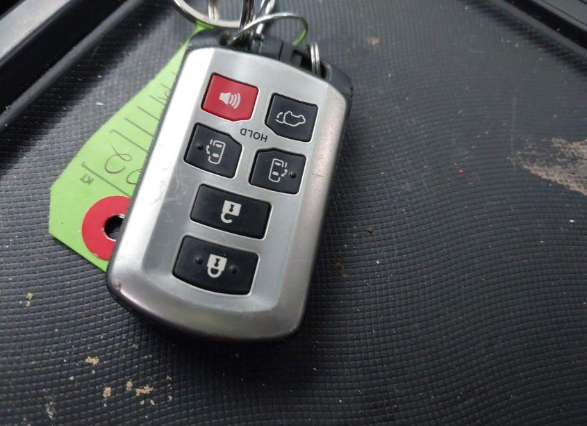 Photo 11 of 2017 Toyota Sienna LIMITED PREMIUM 7 PASSENGER (VIN 5TDDZ3DC3HS153042)