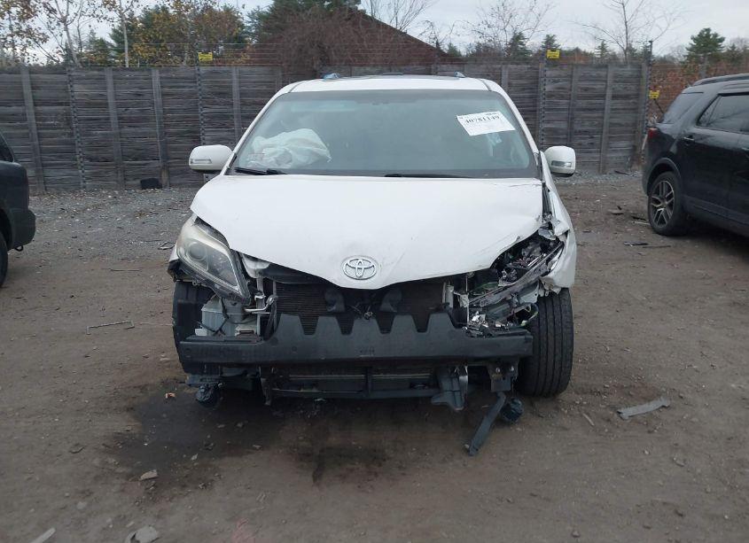 Photo 13 of 2017 Toyota Sienna LIMITED PREMIUM 7 PASSENGER (VIN 5TDDZ3DC3HS153042)