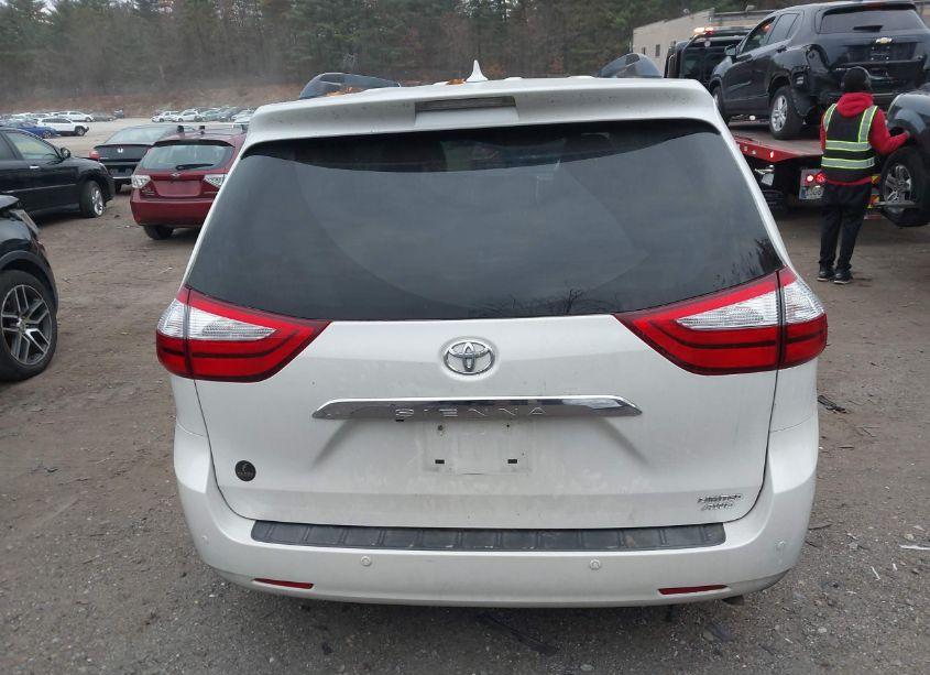 Photo 17 of 2017 Toyota Sienna LIMITED PREMIUM 7 PASSENGER (VIN 5TDDZ3DC3HS153042)