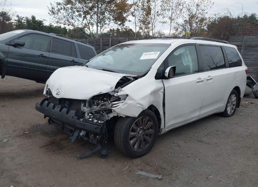 Photo 2 of 2017 Toyota Sienna LIMITED PREMIUM 7 PASSENGER (VIN 5TDDZ3DC3HS153042)