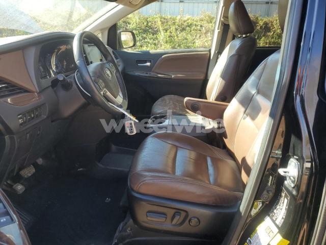 Photo 8 of 2017 TOYOTA SIENNA XLE (VIN 5TDDZ3DC3HS154952)