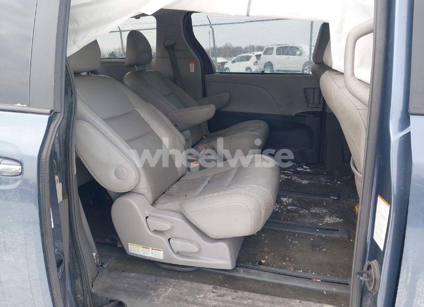 Photo 8 of 2017 Toyota Sienna XLE/LIMITED (VIN 5TDDZ3DC3HS154966)