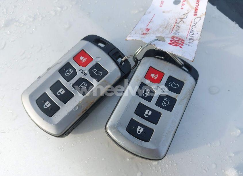 Photo 11 of 2017 Toyota Sienna LIMITED PREMIUM 7 PASSENGER (VIN 5TDDZ3DC3HS167636)