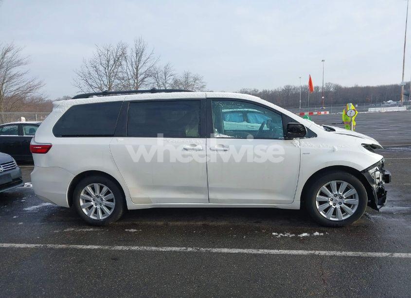 Photo 13 of 2017 Toyota Sienna LIMITED PREMIUM 7 PASSENGER (VIN 5TDDZ3DC3HS167636)