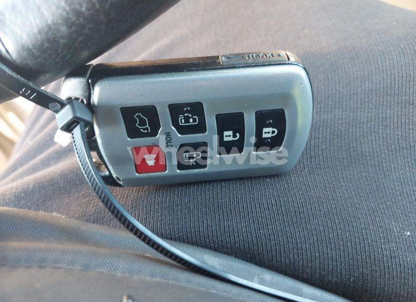 Photo 11 of 2017 Toyota Sienna XLE/LIMITED (VIN 5TDDZ3DC3HS171329)