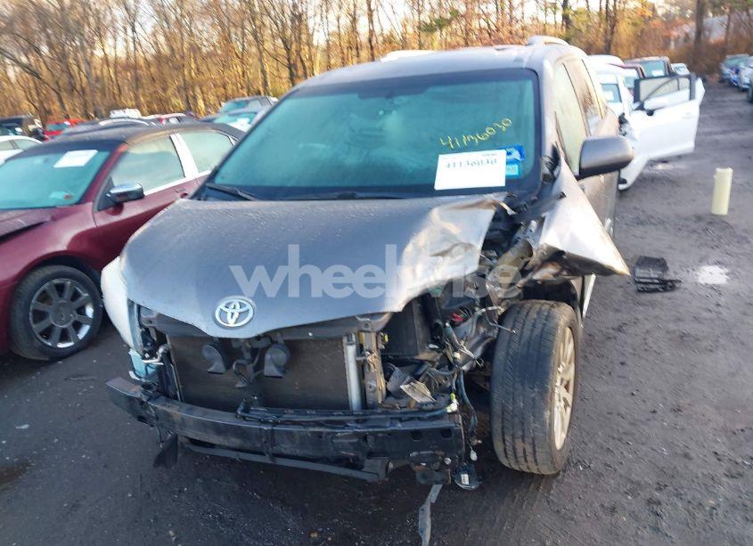 Photo 12 of 2017 Toyota Sienna XLE/LIMITED (VIN 5TDDZ3DC3HS171329)