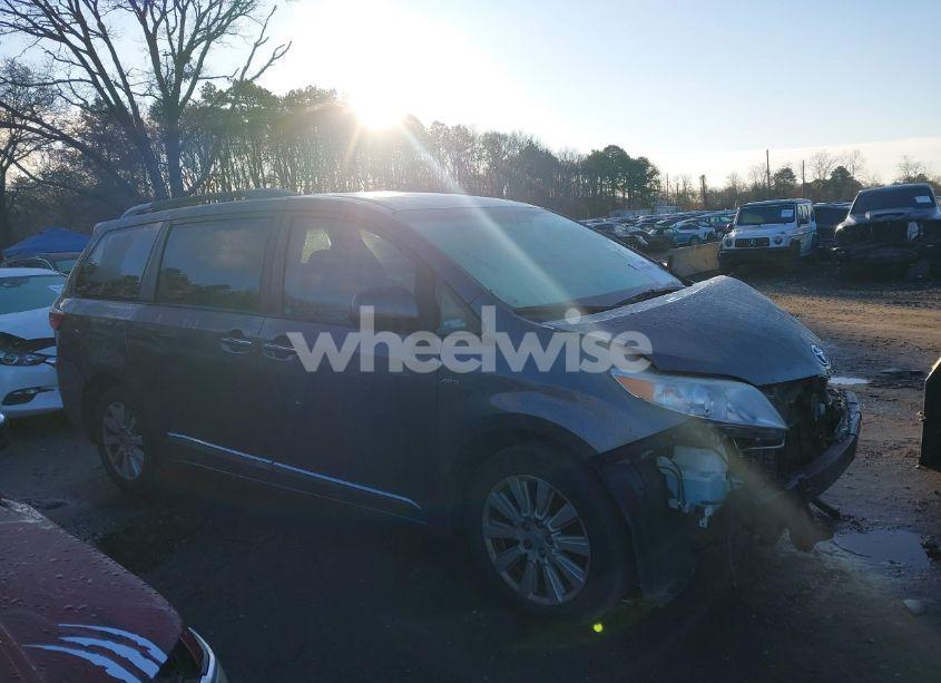 Photo 13 of 2017 Toyota Sienna XLE/LIMITED (VIN 5TDDZ3DC3HS171329)