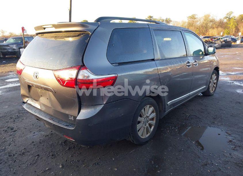 Photo 4 of 2017 Toyota Sienna XLE/LIMITED (VIN 5TDDZ3DC3HS171329)