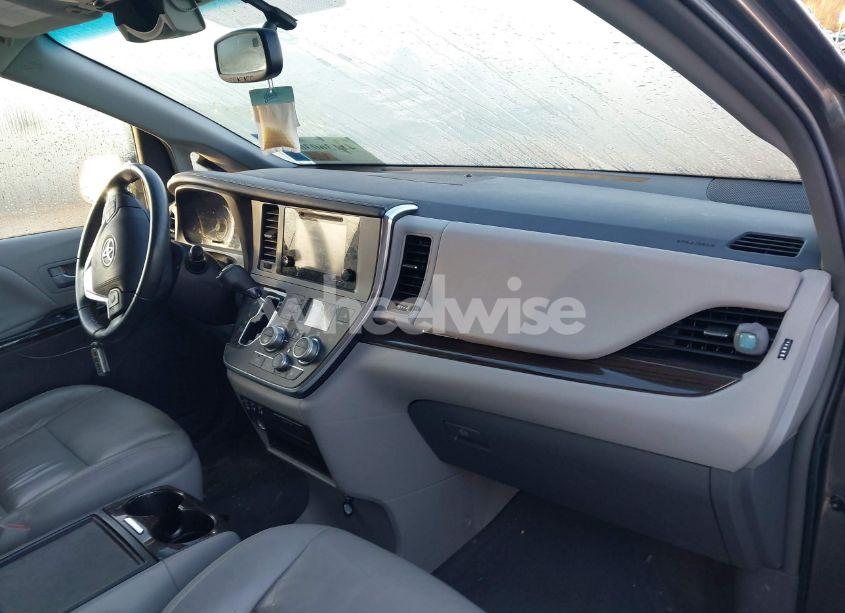 Photo 5 of 2017 Toyota Sienna XLE/LIMITED (VIN 5TDDZ3DC3HS171329)