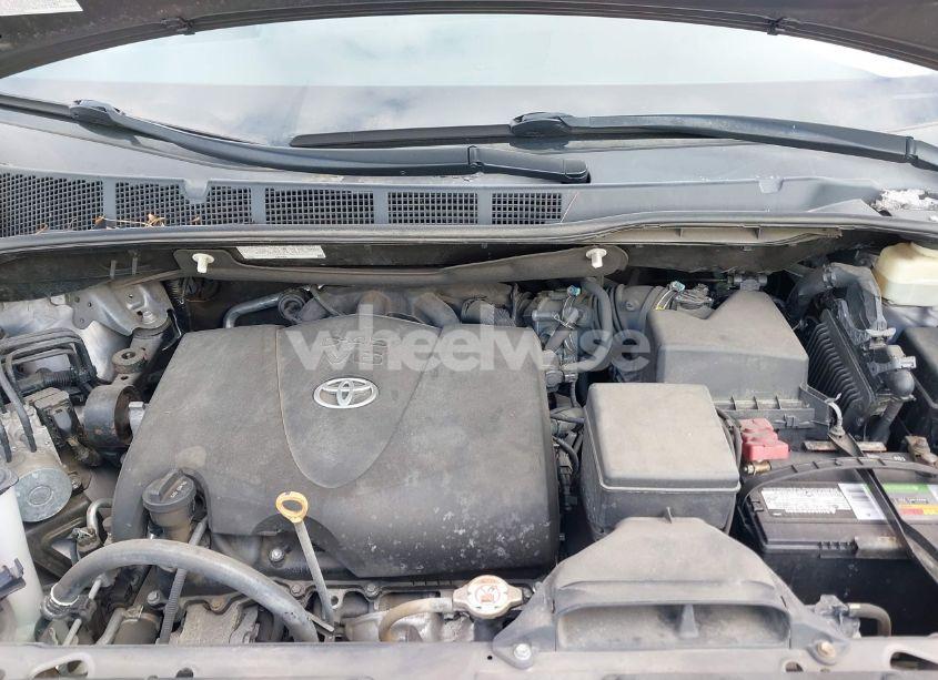 Photo 10 of 2017 Toyota Sienna XLE/LIMITED (VIN 5TDDZ3DC3HS186803)