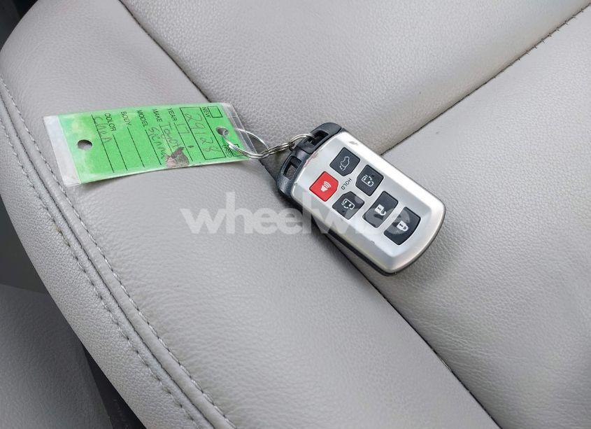 Photo 11 of 2017 Toyota Sienna XLE/LIMITED (VIN 5TDDZ3DC3HS186803)