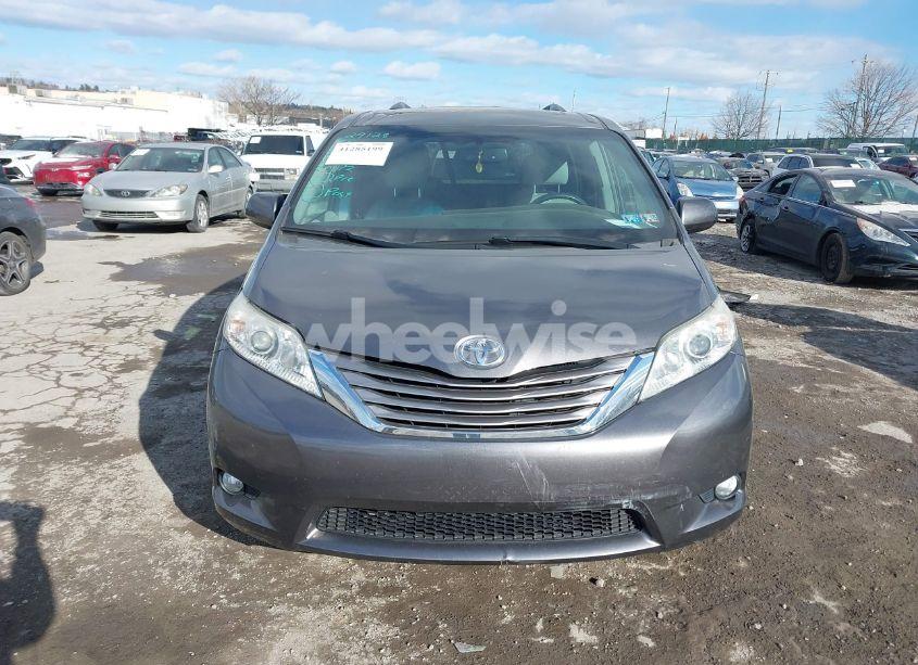Photo 13 of 2017 Toyota Sienna XLE/LIMITED (VIN 5TDDZ3DC3HS186803)