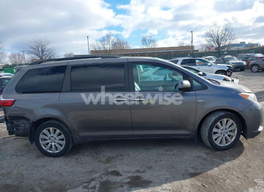 Photo 14 of 2017 Toyota Sienna XLE/LIMITED (VIN 5TDDZ3DC3HS186803)