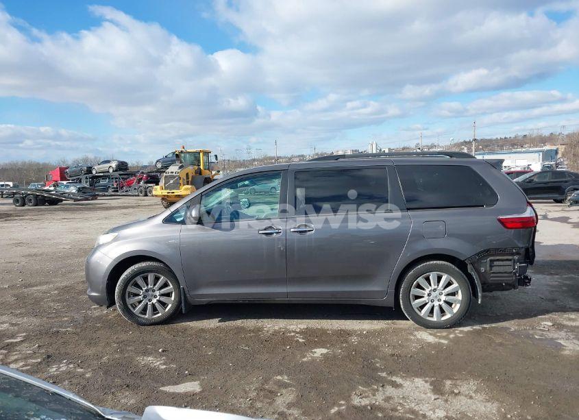 Photo 15 of 2017 Toyota Sienna XLE/LIMITED (VIN 5TDDZ3DC3HS186803)