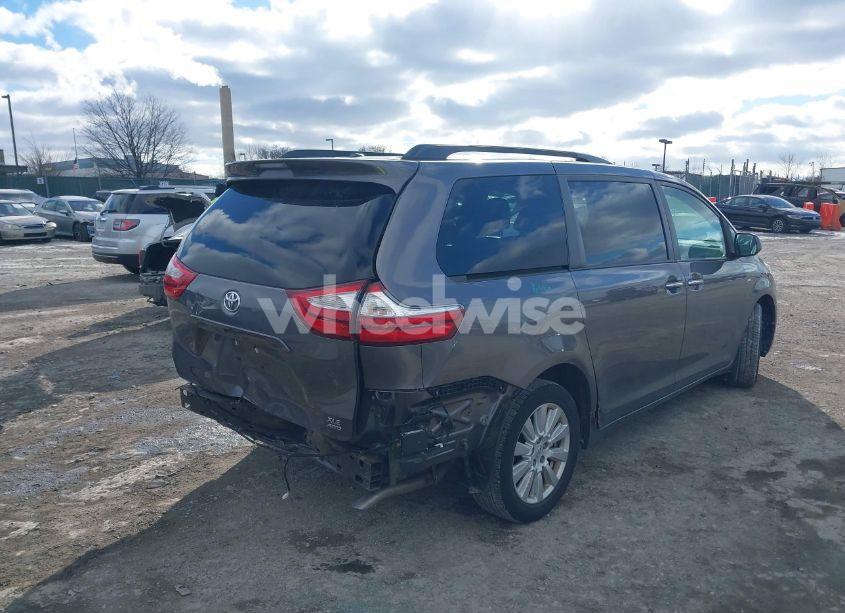 Photo 4 of 2017 Toyota Sienna XLE/LIMITED (VIN 5TDDZ3DC3HS186803)