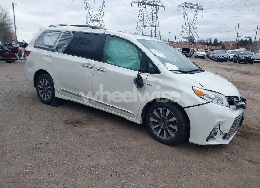 2018 Toyota Sienna XLE/XLE PREMIUM/LIMITED/LIMITED PREMIUM (VIN 5TDDZ3DC3JS197113) main photo