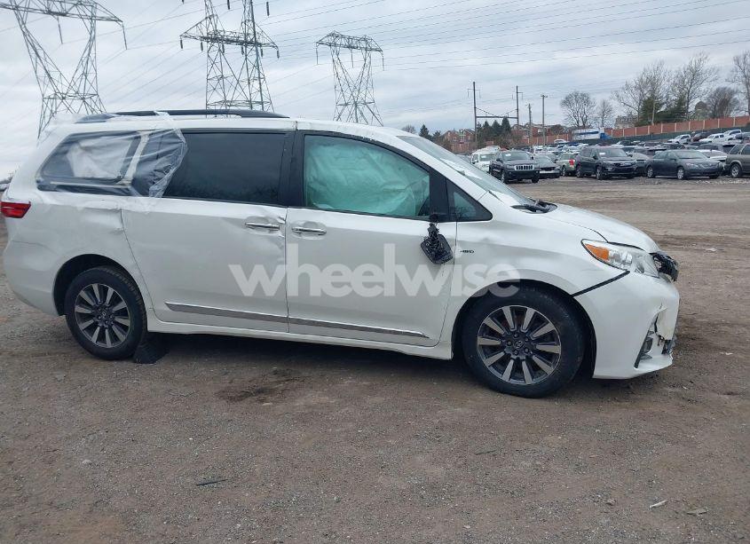 Photo 14 of 2018 Toyota Sienna XLE/XLE PREMIUM/LIMITED/LIMITED PREMIUM (VIN 5TDDZ3DC3JS197113)