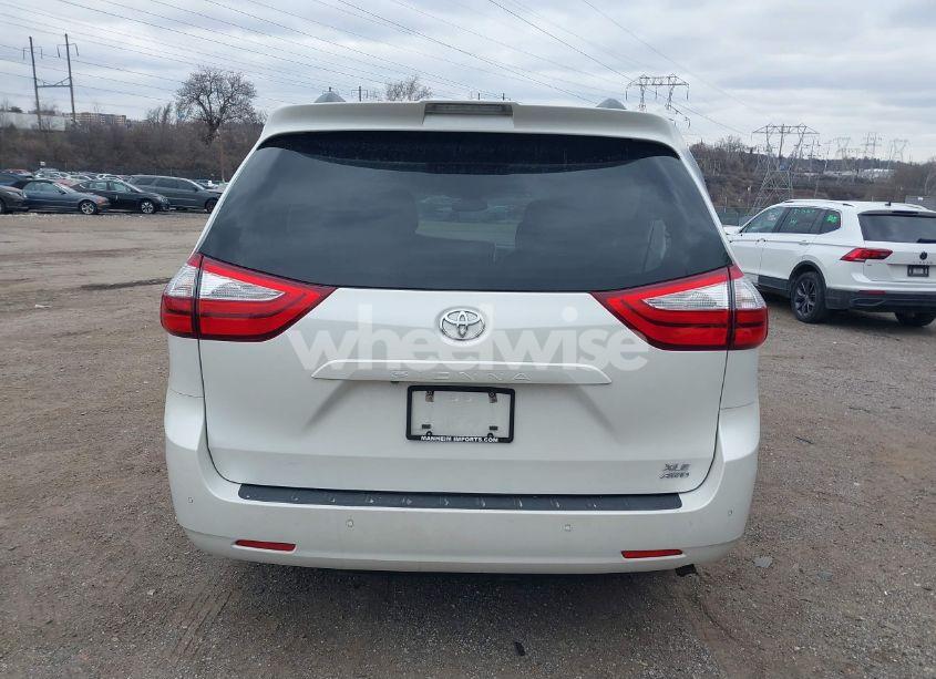 Photo 17 of 2018 Toyota Sienna XLE/XLE PREMIUM/LIMITED/LIMITED PREMIUM (VIN 5TDDZ3DC3JS197113)