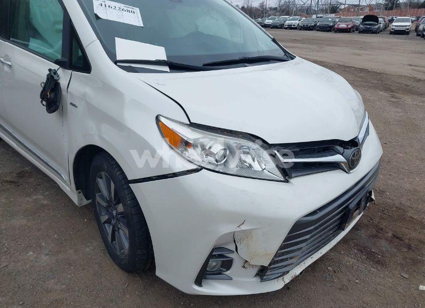 Photo 6 of 2018 Toyota Sienna XLE/XLE PREMIUM/LIMITED/LIMITED PREMIUM (VIN 5TDDZ3DC3JS197113)