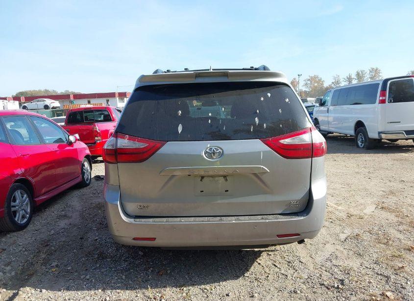 Photo 16 of 2018 Toyota Sienna XLE/XLE PREMIUM/LIMITED/LIMITED PREMIUM (VIN 5TDDZ3DC3JS201340)