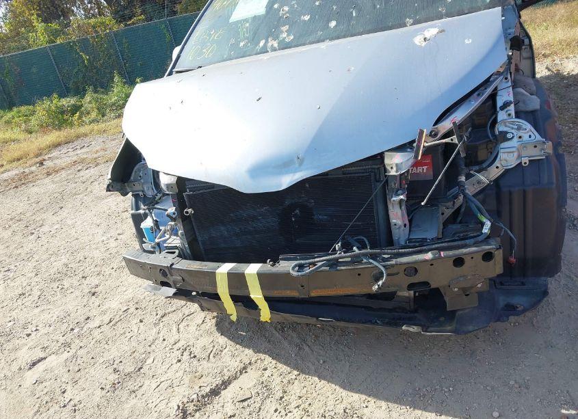 Photo 6 of 2018 Toyota Sienna XLE/XLE PREMIUM/LIMITED/LIMITED PREMIUM (VIN 5TDDZ3DC3JS201340)