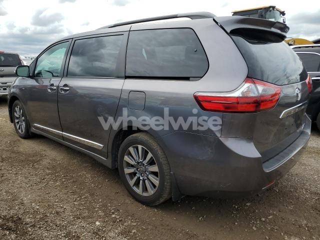 Photo 2 of 2020 TOYOTA SIENNA XLE (VIN 5TDDZ3DC3LS243509)