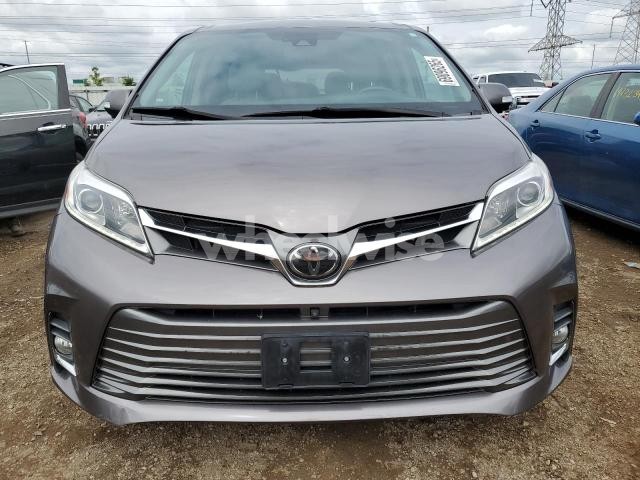 Photo 3 of 2020 TOYOTA SIENNA XLE (VIN 5TDDZ3DC3LS243509)