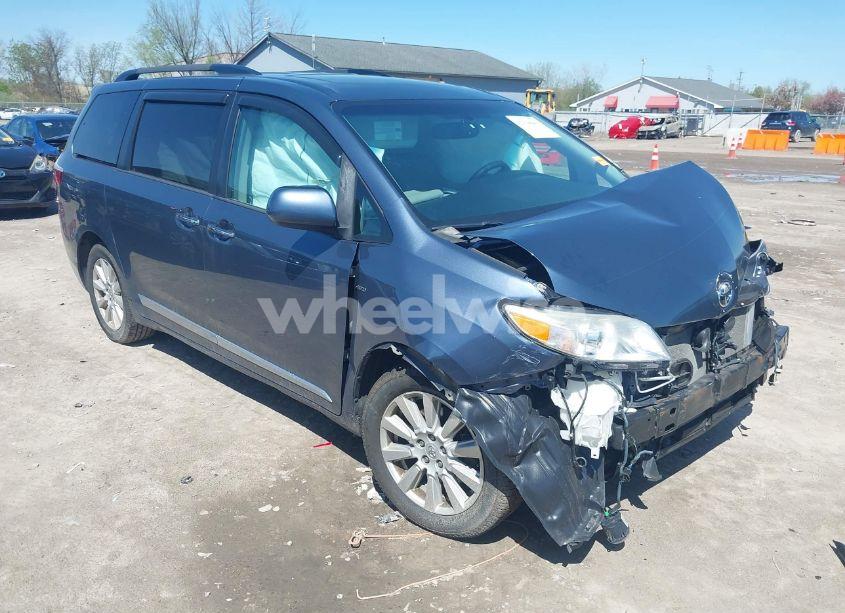 2017 Toyota Sienna XLE 7 PASSENGER (VIN 5TDDZ3DC4HS178239) main photo