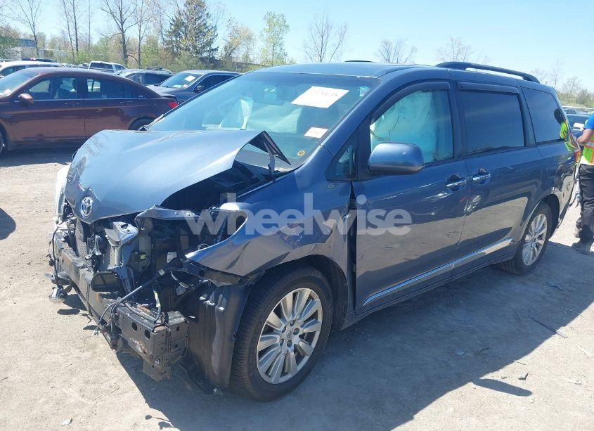 Photo 2 of 2017 Toyota Sienna XLE 7 PASSENGER (VIN 5TDDZ3DC4HS178239)