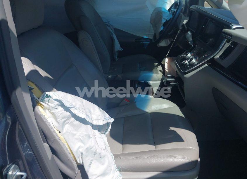 Photo 5 of 2017 Toyota Sienna XLE 7 PASSENGER (VIN 5TDDZ3DC4HS178239)