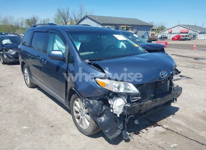 Photo 6 of 2017 Toyota Sienna XLE 7 PASSENGER (VIN 5TDDZ3DC4HS178239)