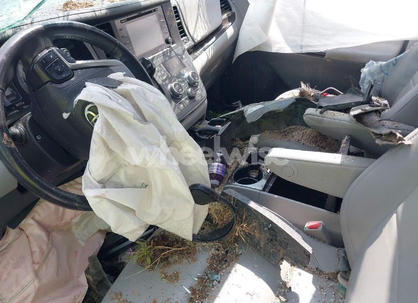 Photo 12 of 2019 Toyota Sienna XLE PREMIUM 7 PASSENGER (VIN 5TDDZ3DC4KS217175)