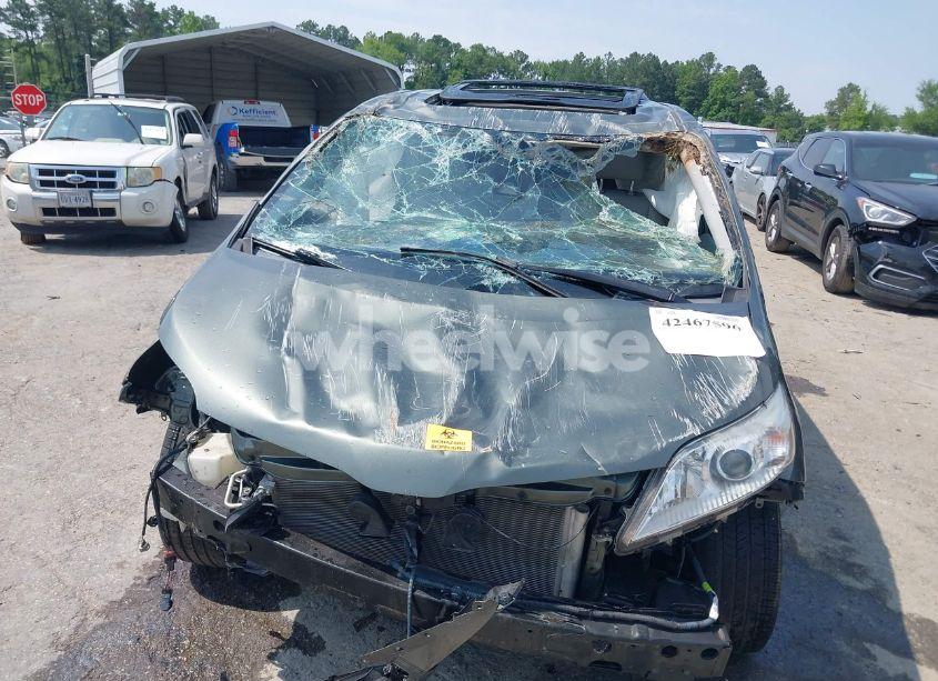 Photo 6 of 2019 Toyota Sienna XLE PREMIUM 7 PASSENGER (VIN 5TDDZ3DC4KS217175)