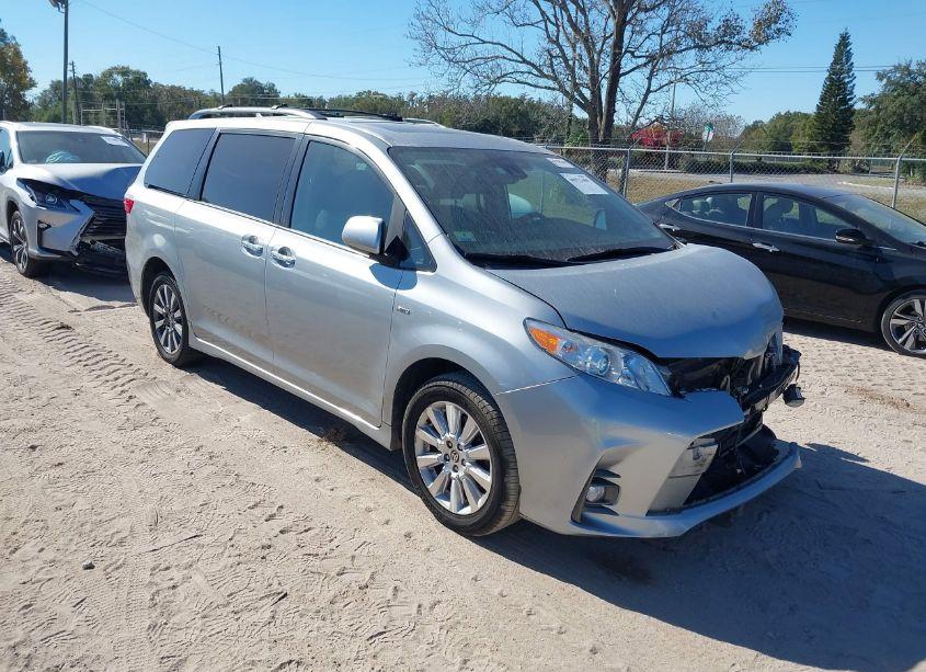 2020 Toyota Sienna XLE PREMIUM (VIN 5TDDZ3DC4LS244460) main photo