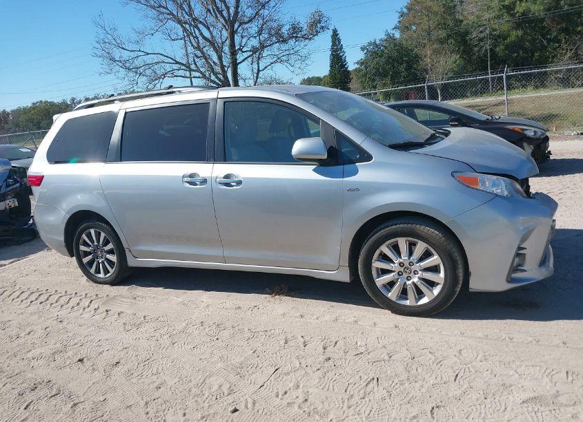 Photo 13 of 2020 Toyota Sienna XLE PREMIUM (VIN 5TDDZ3DC4LS244460)