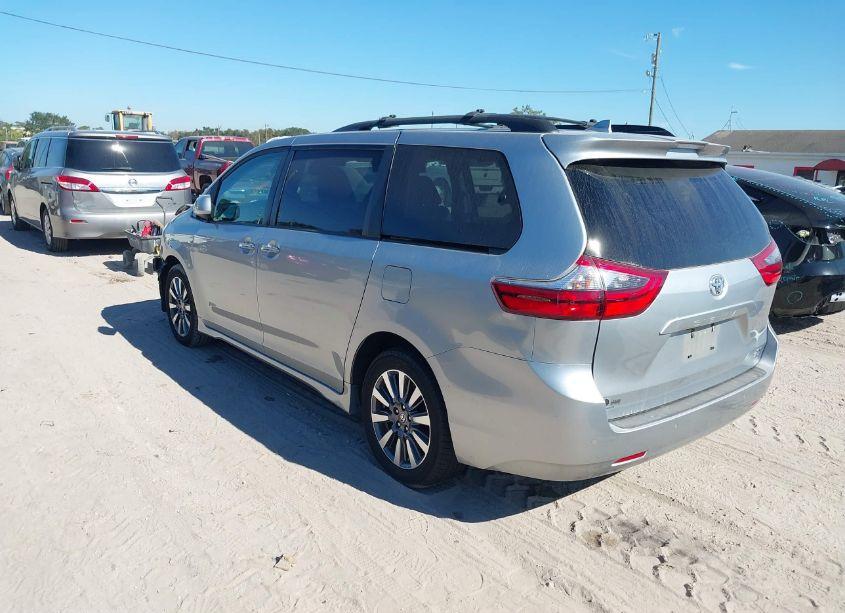 Photo 3 of 2020 Toyota Sienna XLE PREMIUM (VIN 5TDDZ3DC4LS244460)