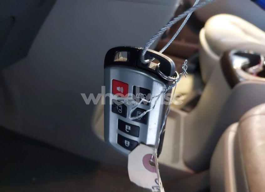 Photo 11 of 2017 Toyota Sienna XLE 7 PASSENGER (VIN 5TDDZ3DC5HS149252)