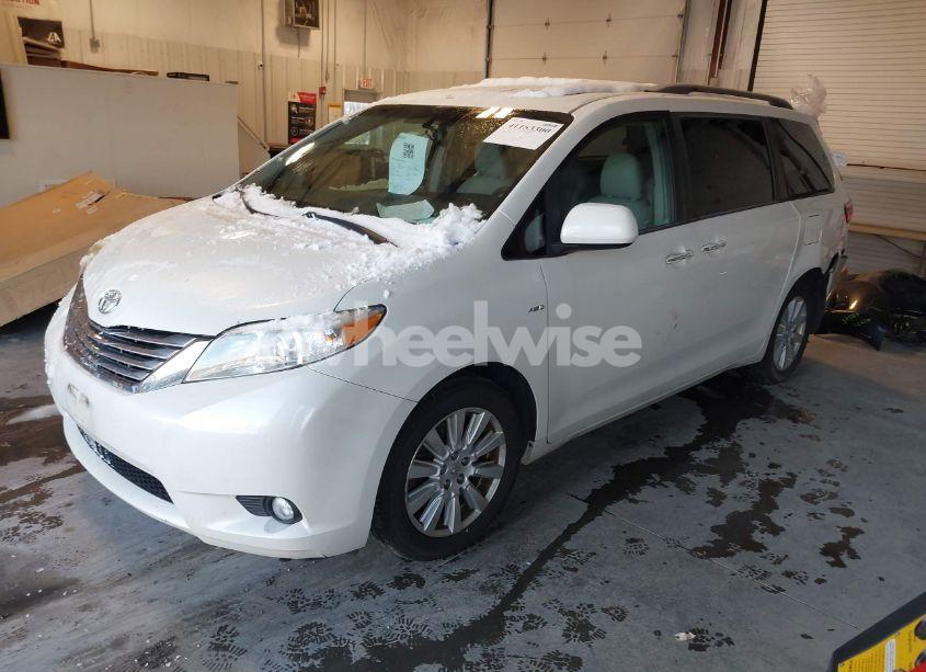 Photo 2 of 2017 Toyota Sienna XLE 7 PASSENGER (VIN 5TDDZ3DC5HS149252)