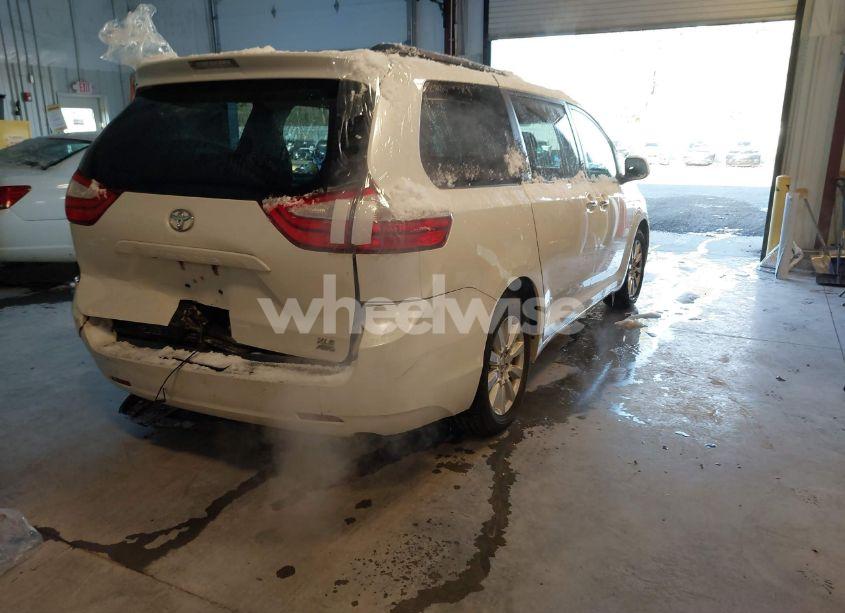 Photo 4 of 2017 Toyota Sienna XLE 7 PASSENGER (VIN 5TDDZ3DC5HS149252)