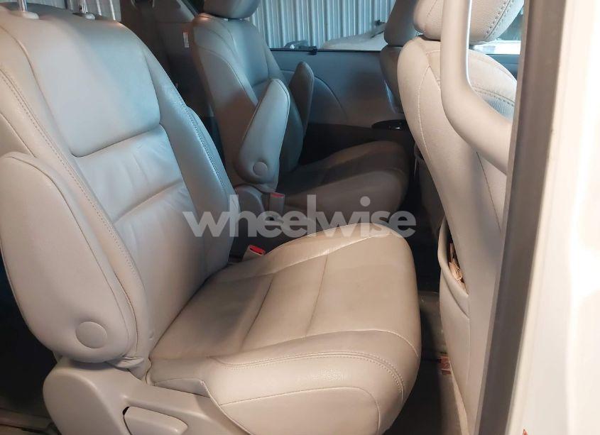 Photo 8 of 2017 Toyota Sienna XLE 7 PASSENGER (VIN 5TDDZ3DC5HS149252)