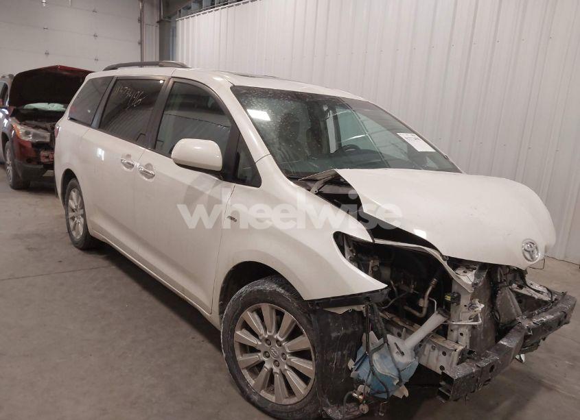 2017 Toyota Sienna XLE 7 PASSENGER (VIN 5TDDZ3DC5HS162874) main photo