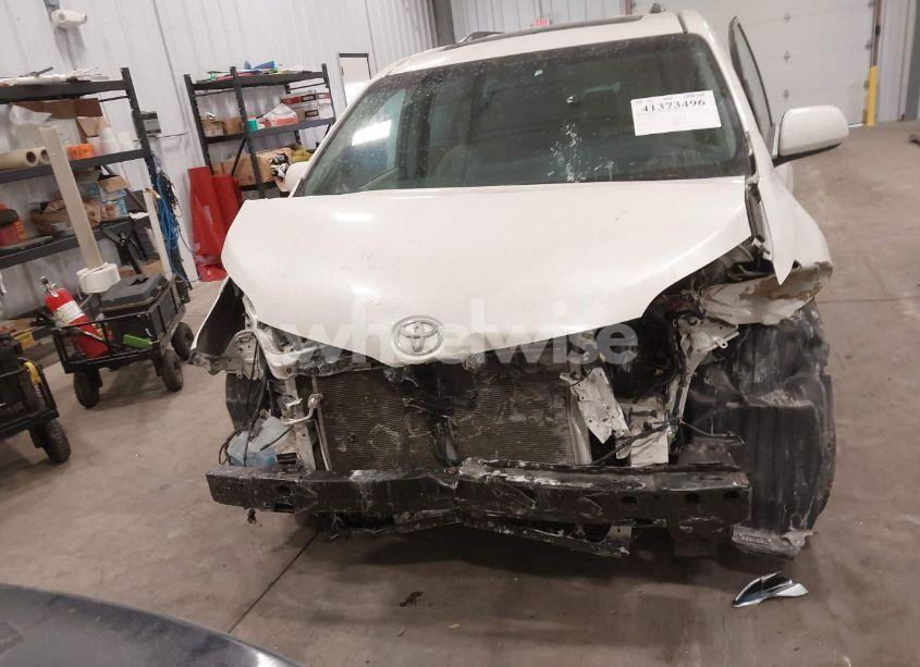 Photo 13 of 2017 Toyota Sienna XLE 7 PASSENGER (VIN 5TDDZ3DC5HS162874)