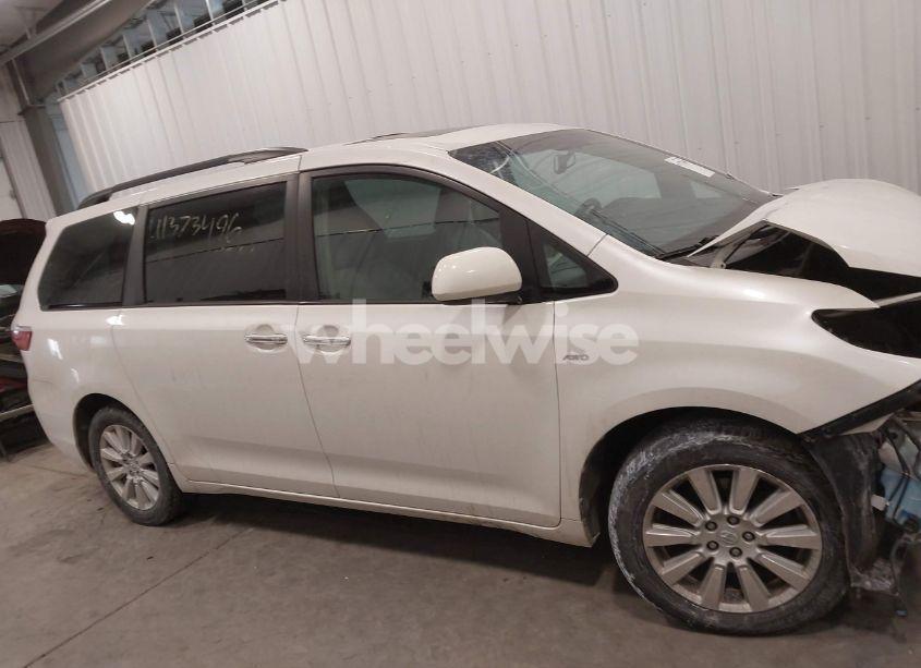 Photo 14 of 2017 Toyota Sienna XLE 7 PASSENGER (VIN 5TDDZ3DC5HS162874)