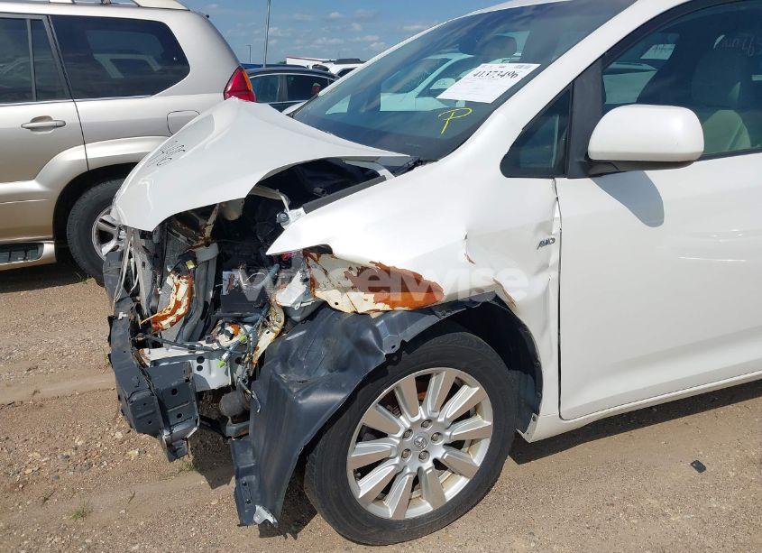 Photo 18 of 2017 Toyota Sienna XLE 7 PASSENGER (VIN 5TDDZ3DC5HS162874)