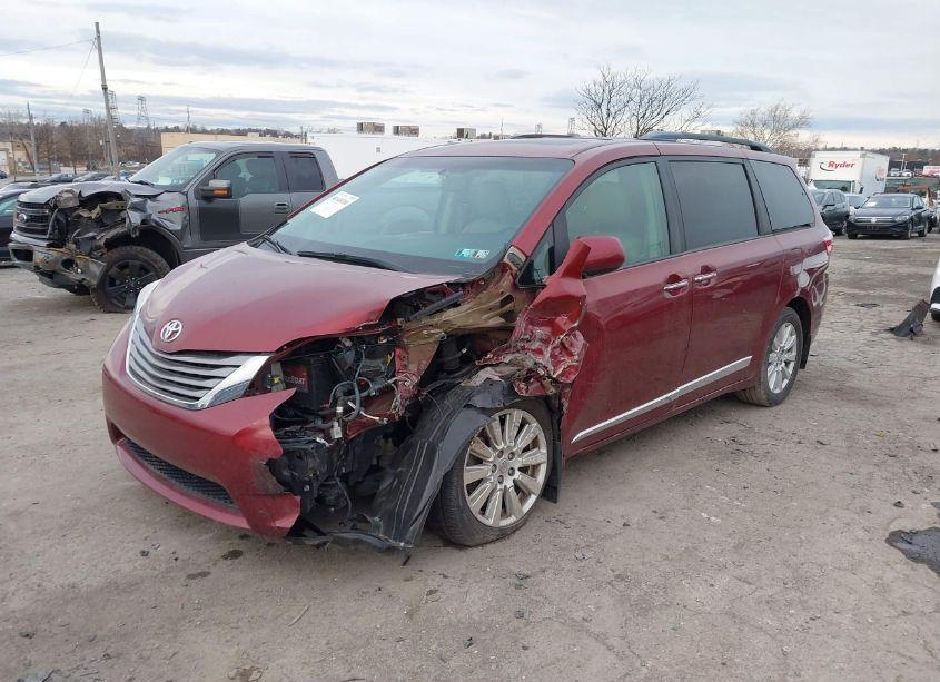 Photo 2 of 2017 Toyota Sienna XLE 7 PASSENGER (VIN 5TDDZ3DC5HS185460)