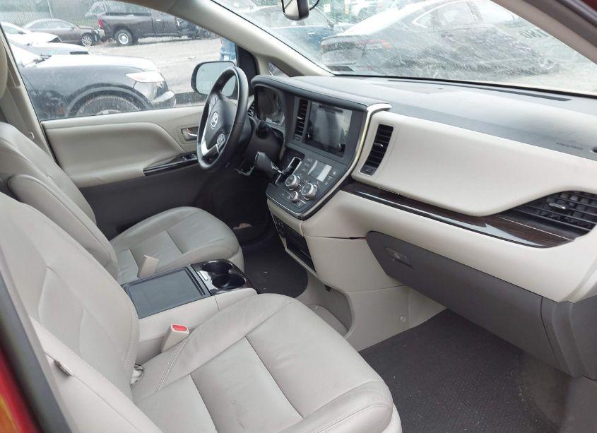 Photo 5 of 2017 Toyota Sienna XLE 7 PASSENGER (VIN 5TDDZ3DC5HS185460)